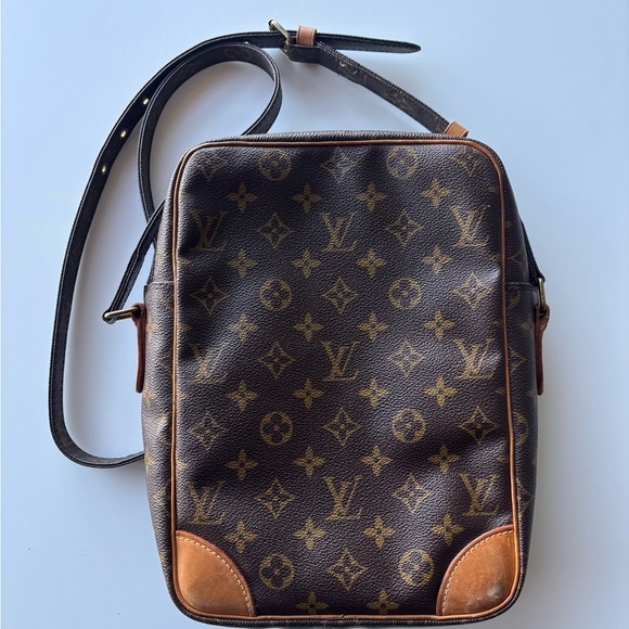 Louis Vuitton Monogram Danube MM Shoulder Bag - Picture 2 of 7